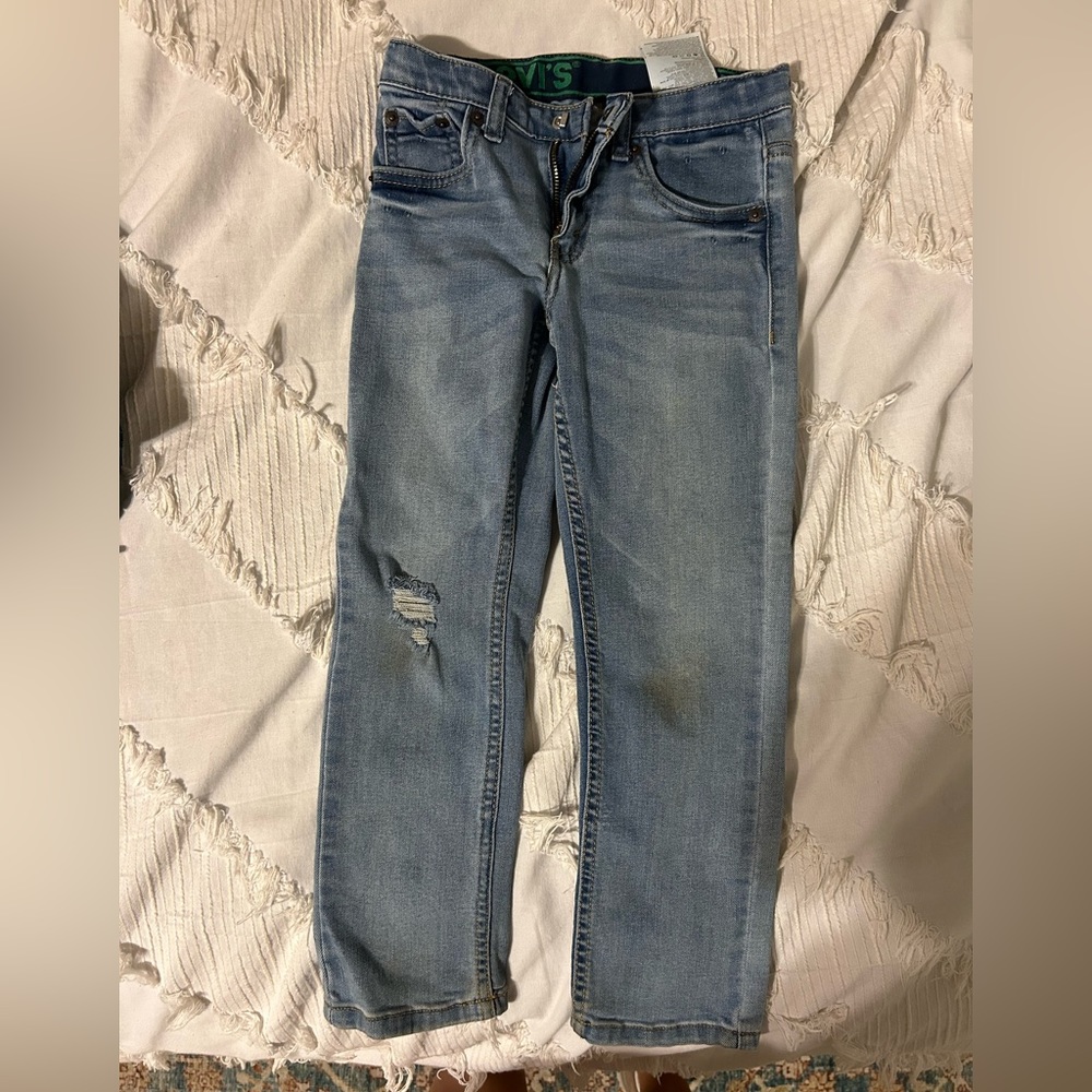 Light color distressed jeans